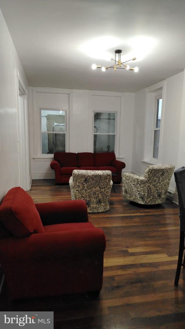 1412 Regina St Property Photo 2