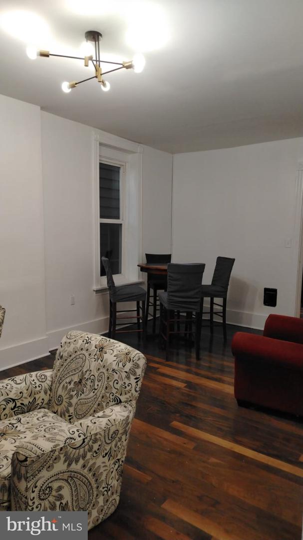 1412 Regina St Property Photo 3