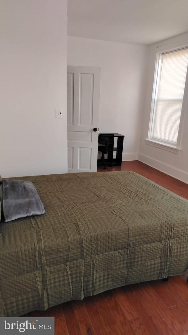 1412 Regina St Property Photo 6