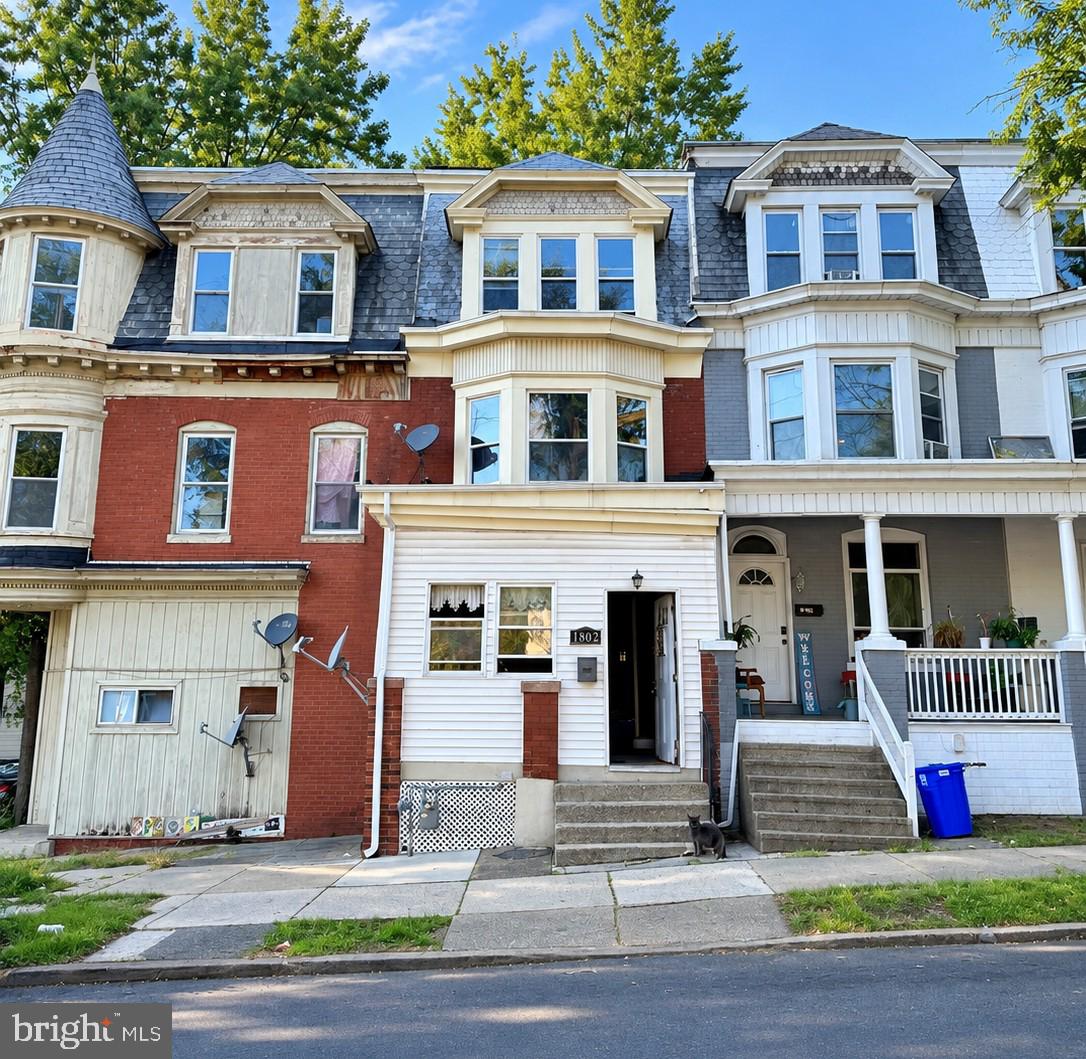 1802 WALNUT ST Property Photo 1