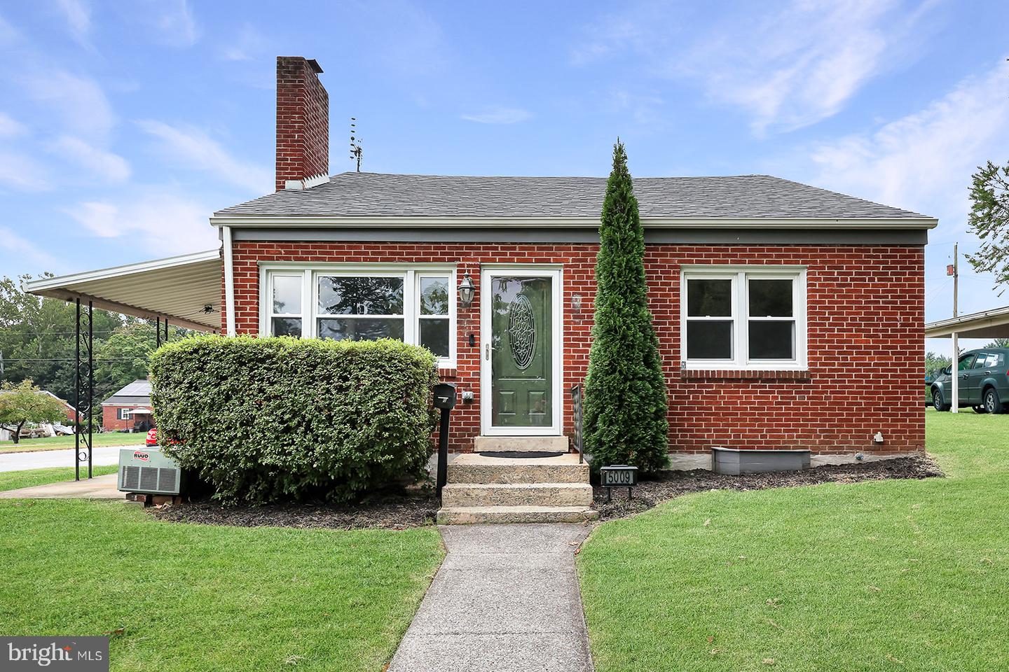 5009 COLORADO AVE Property Photo 1