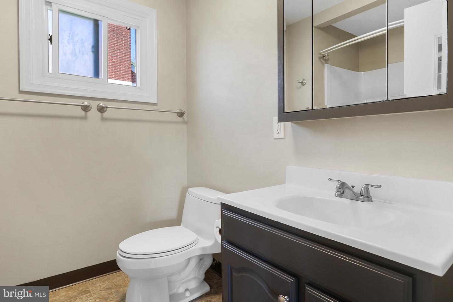 5009 Colorado Ave Property Photo 14