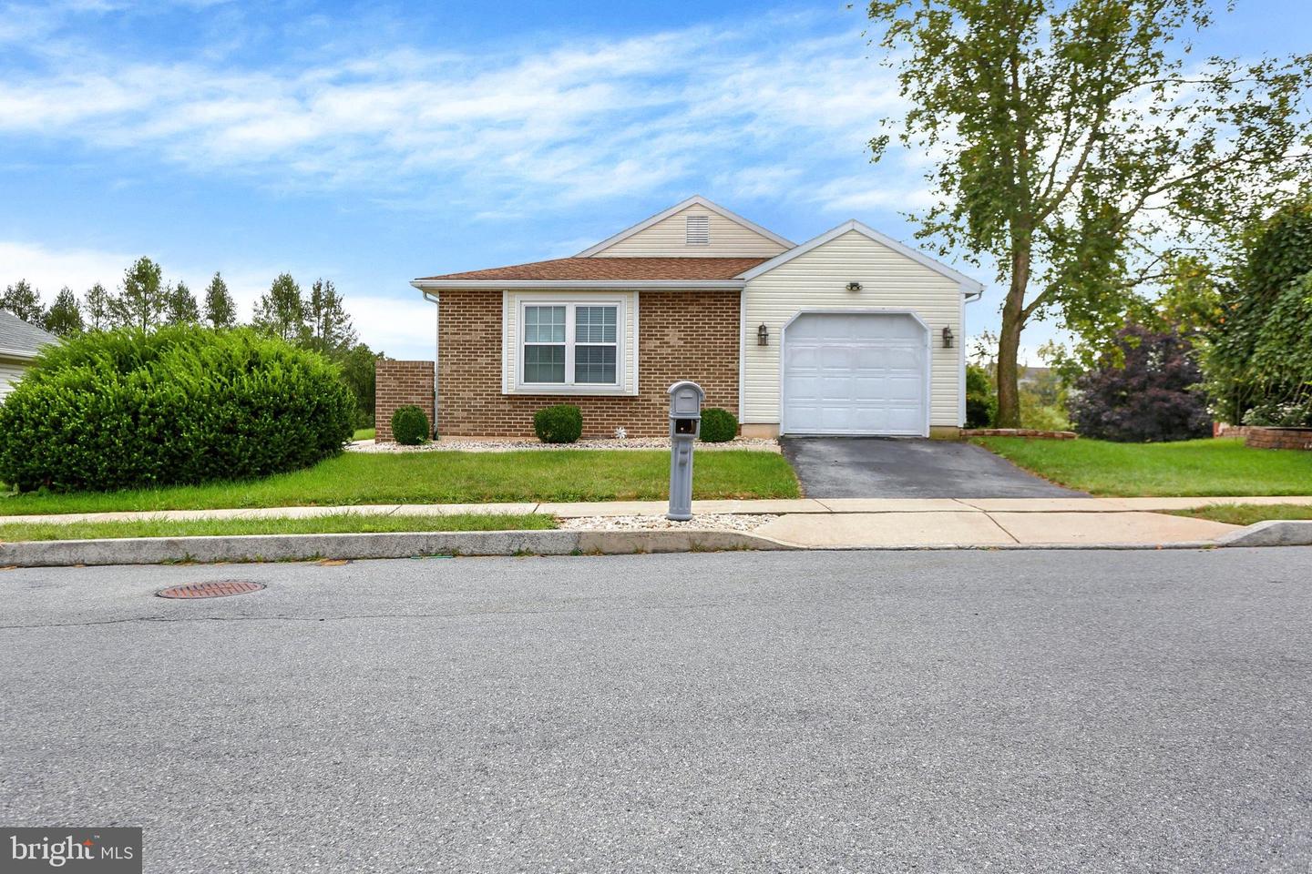 6295 S Highlands Cir Property Photo 1