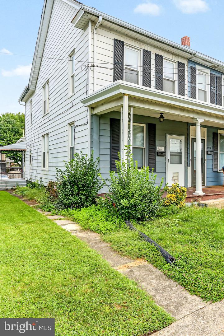 2728 Butler St Property Photo 3