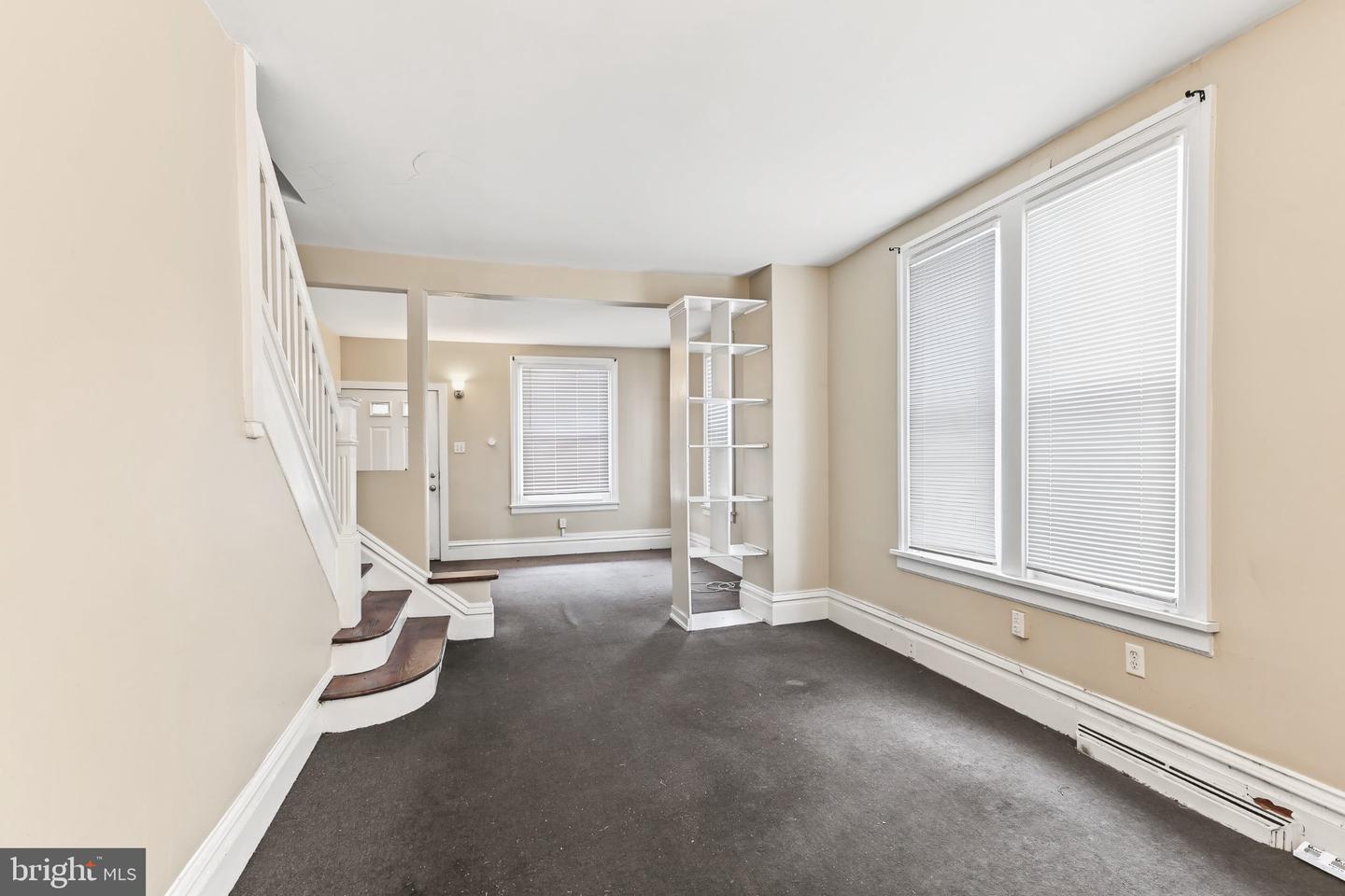 2728 Butler St Property Photo 6