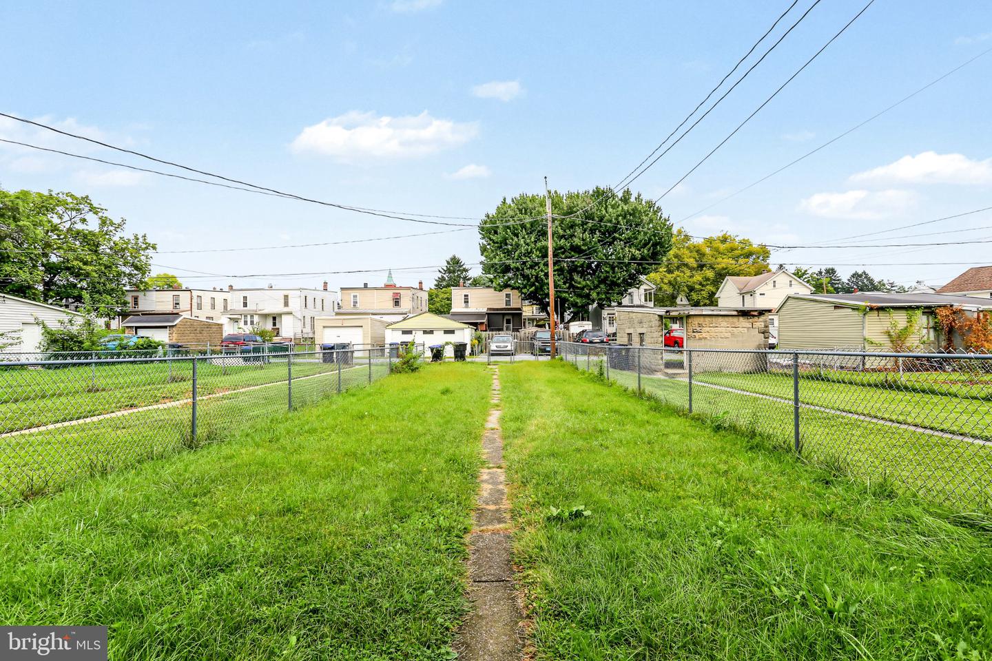 2728 Butler St Property Photo 14