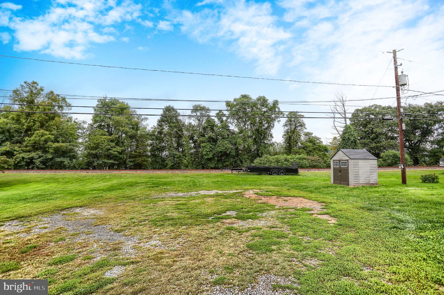 1028 N River Rd Property Photo 8