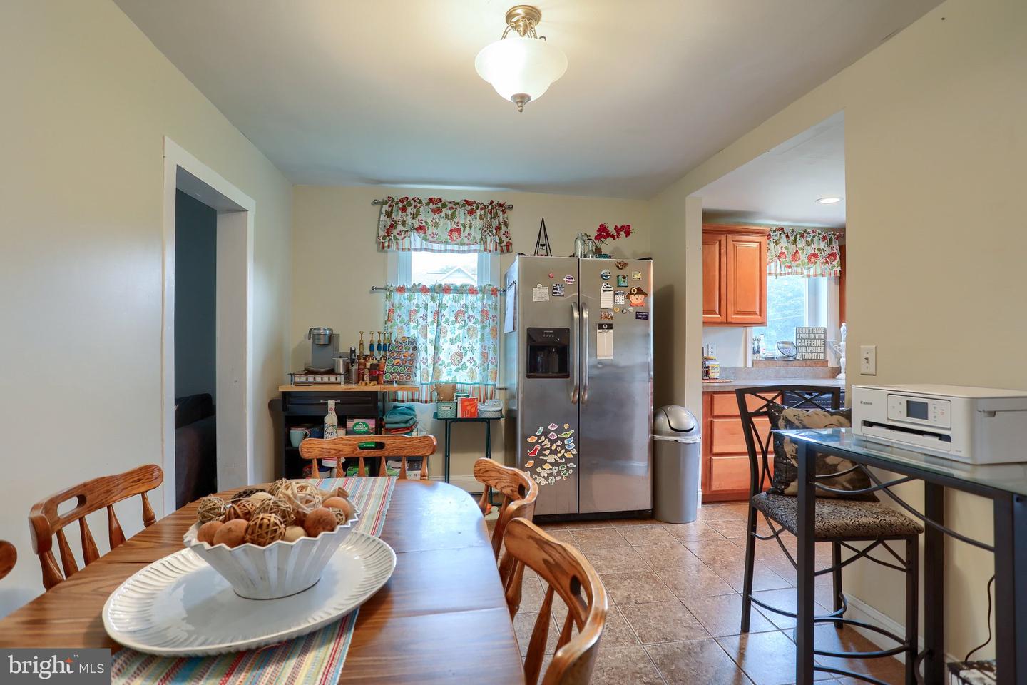 1028 N River Rd Property Photo 9