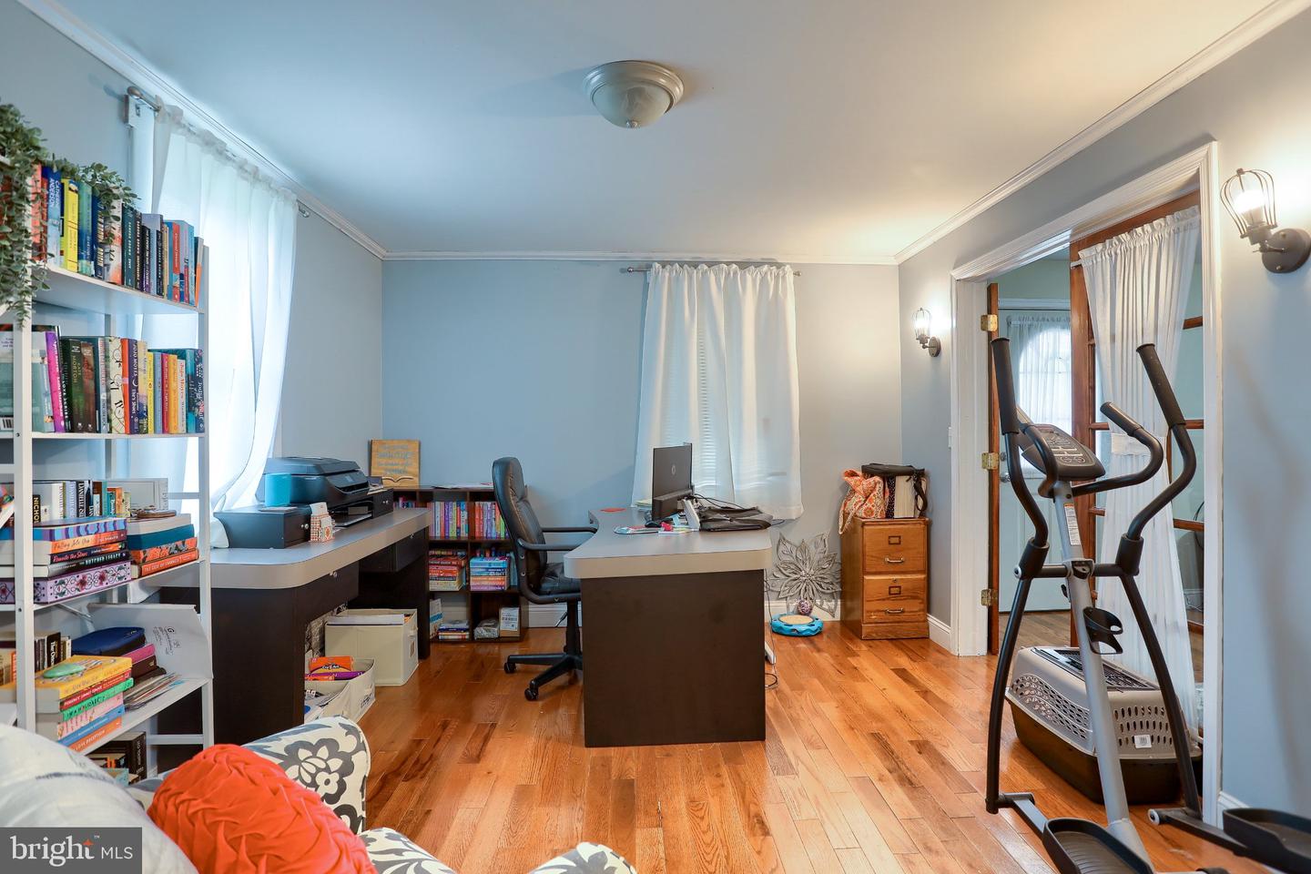 1028 N River Rd Property Photo 18