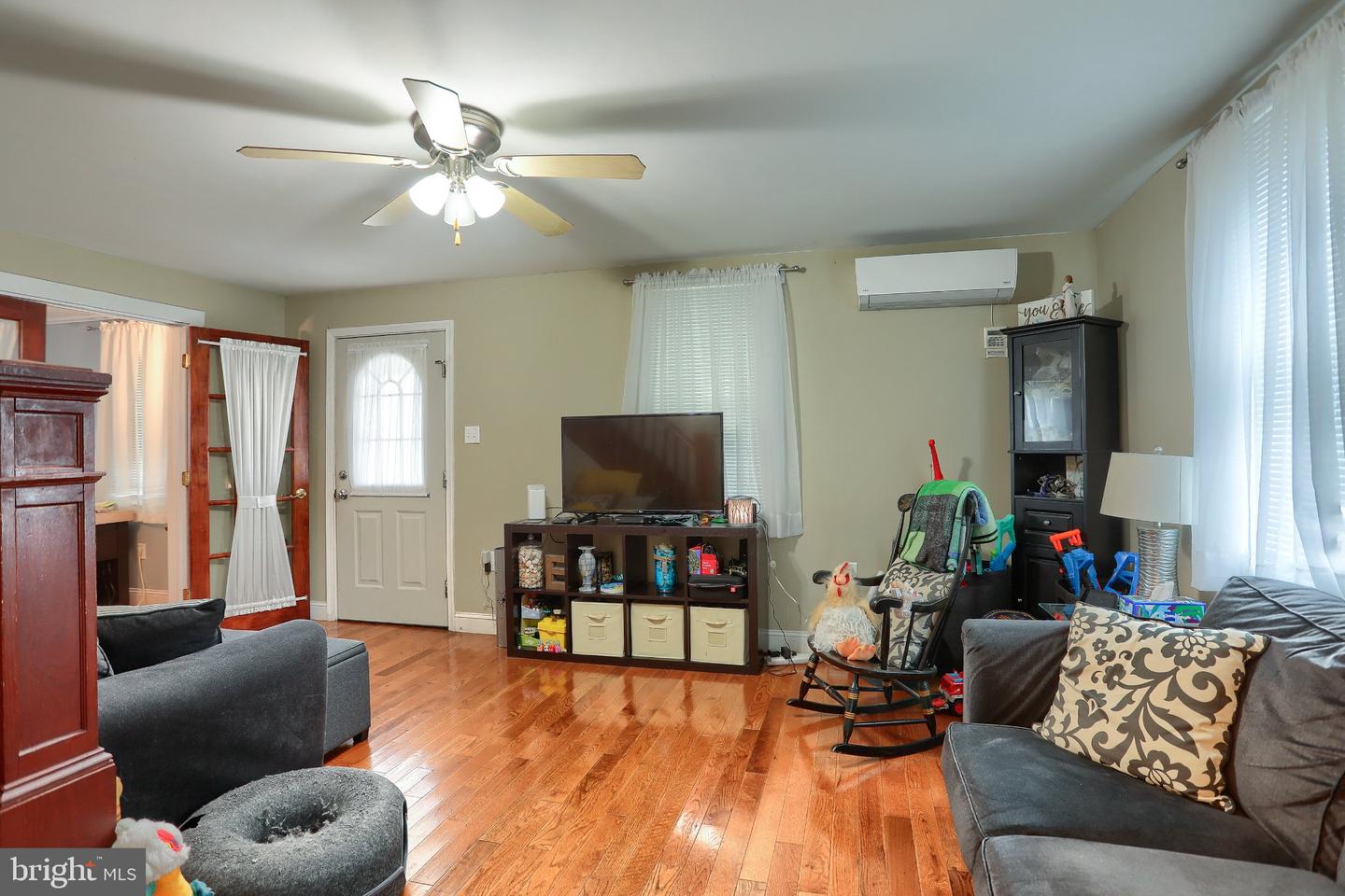 1028 N River Rd Property Photo 22