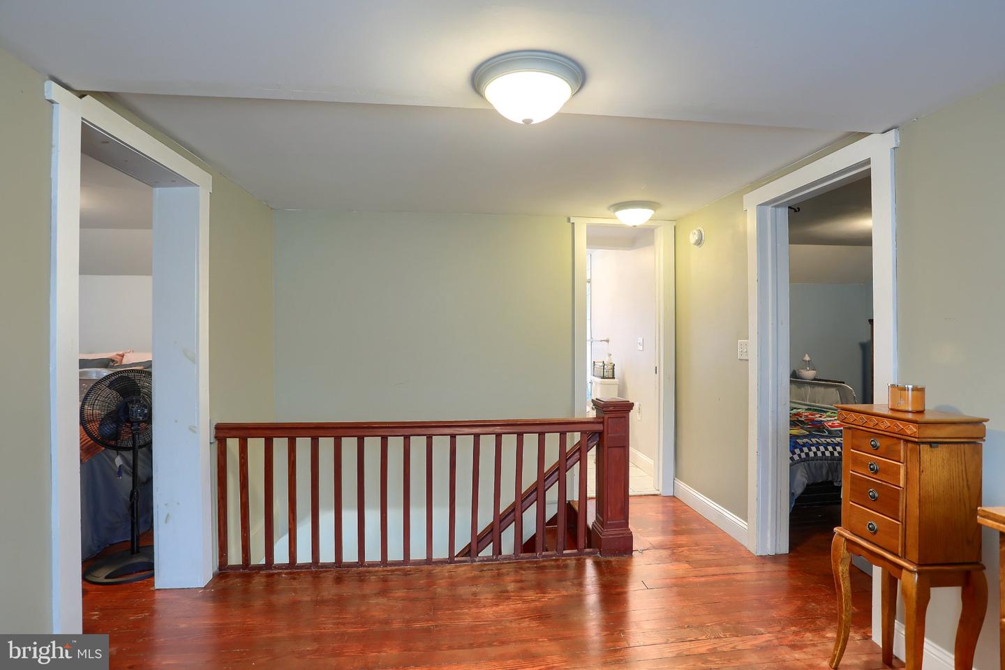 1028 N River Rd Property Photo 23