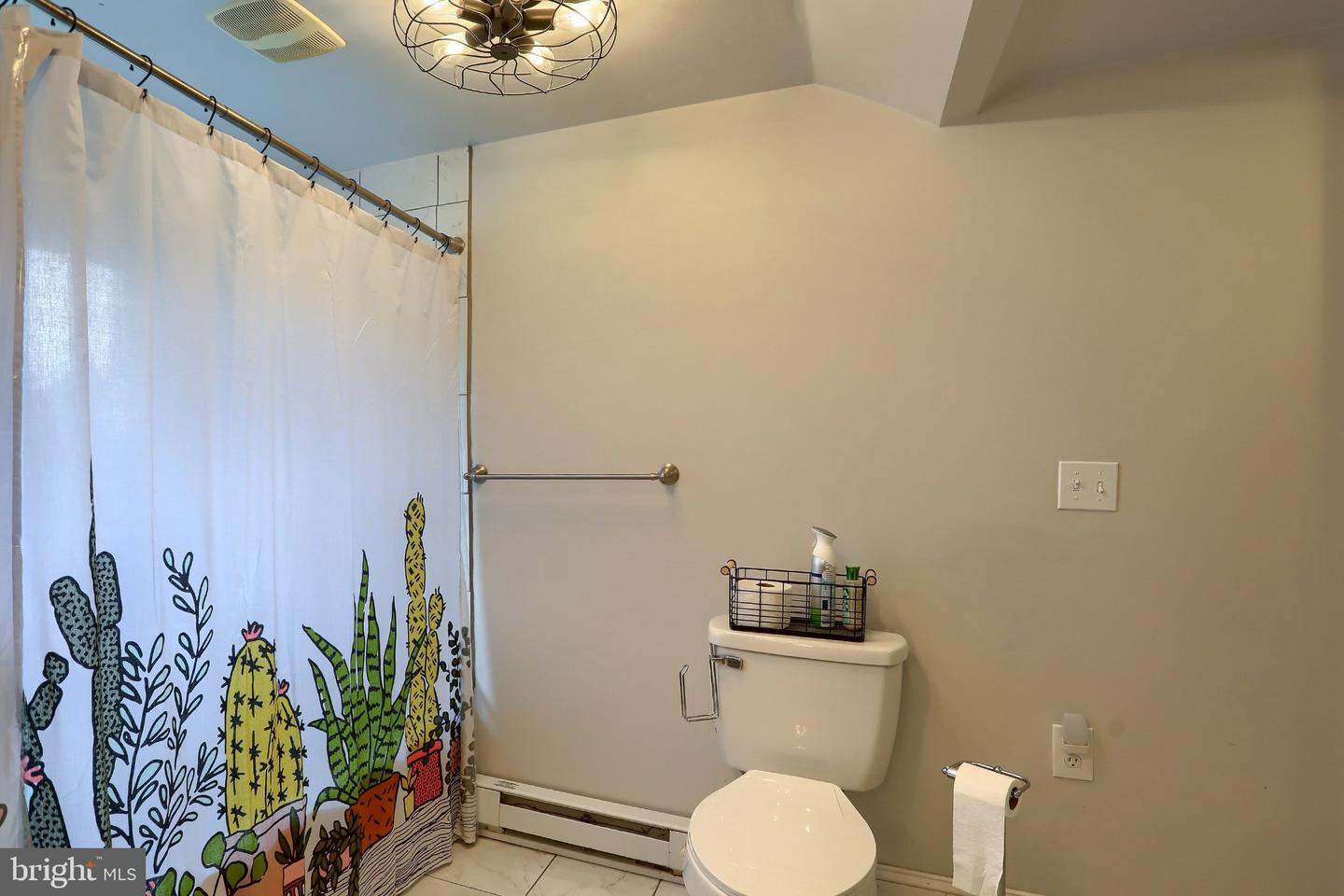 1028 N River Rd Property Photo 27