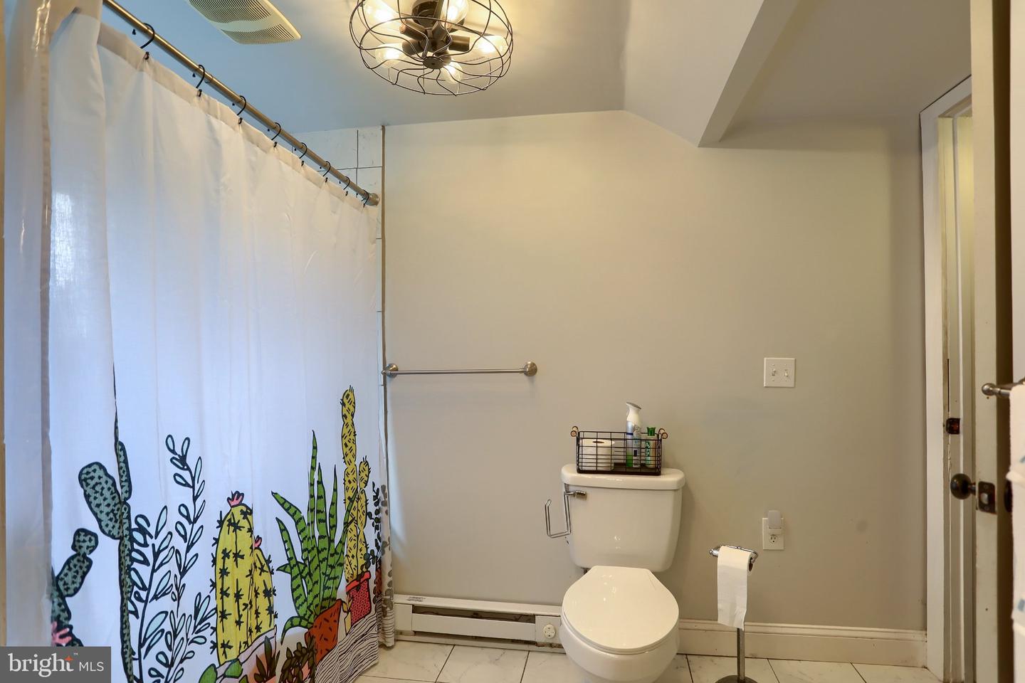 1028 N River Rd Property Photo 28