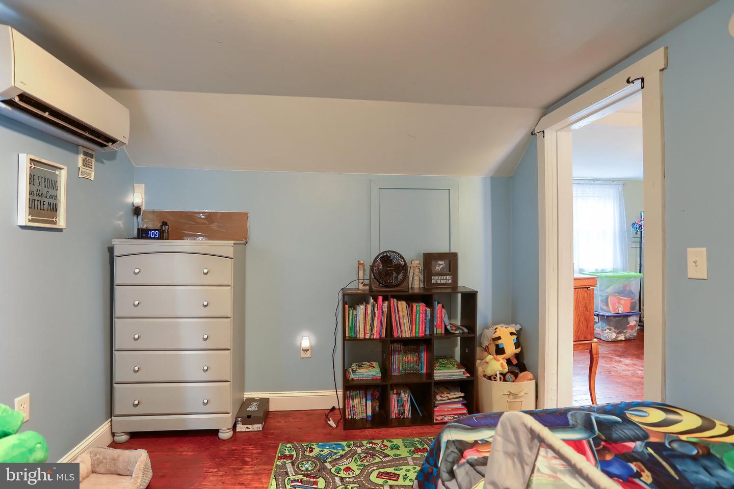 1028 N River Rd Property Photo 31
