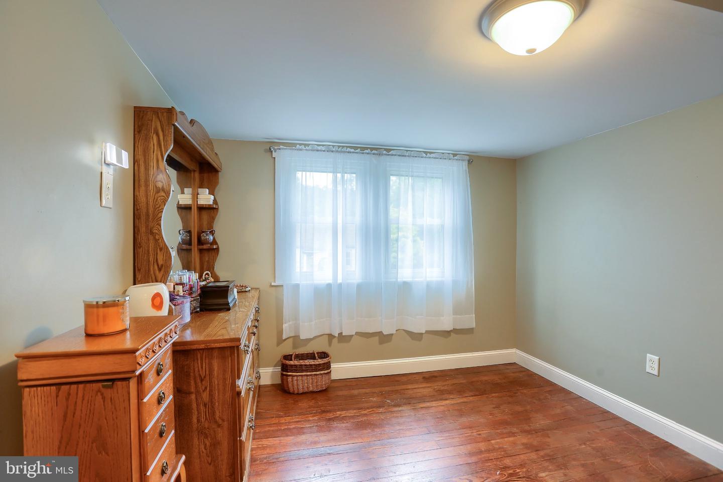 1028 N River Rd Property Photo 32