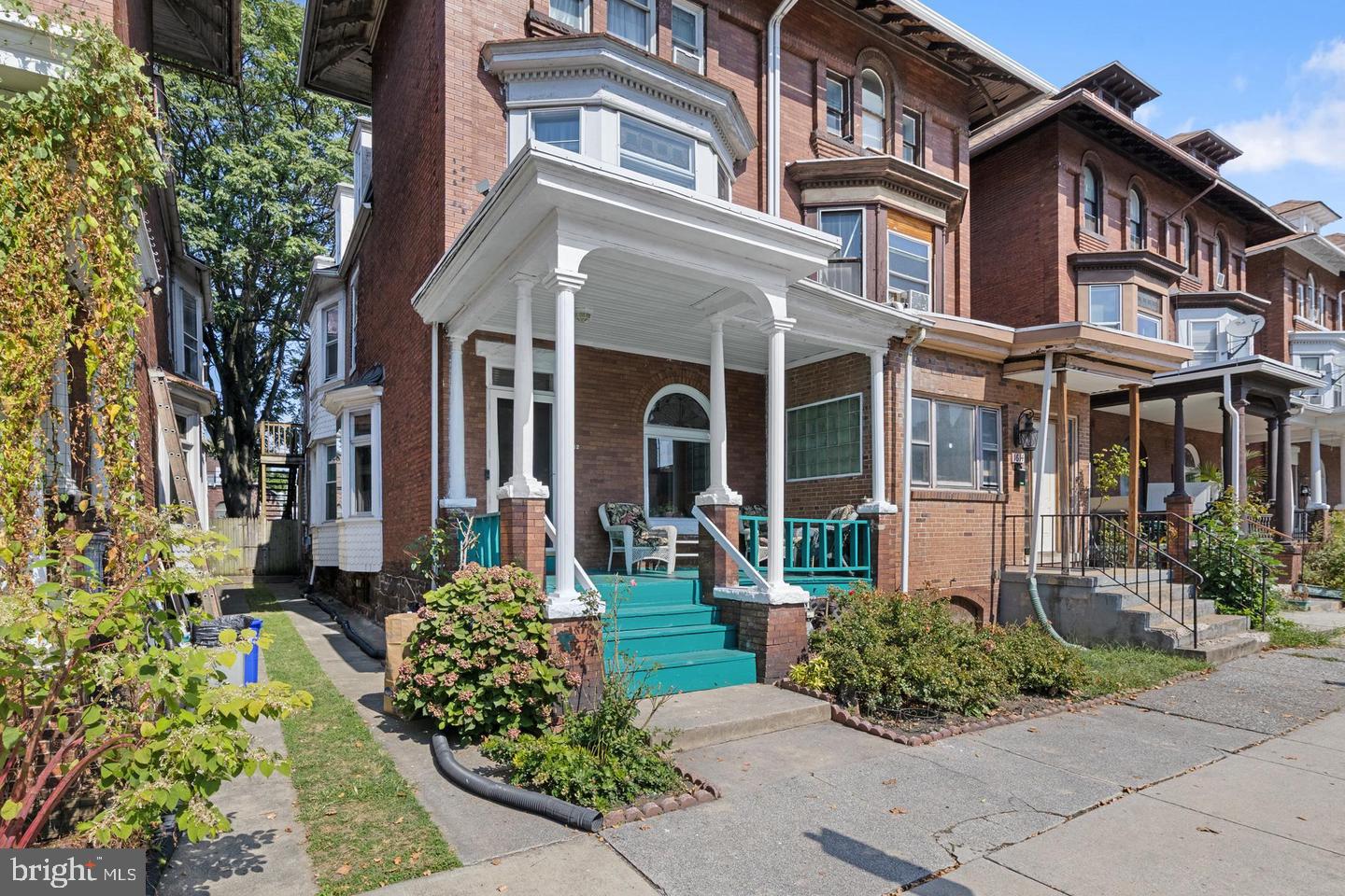 1612 STATE ST Property Photo 1