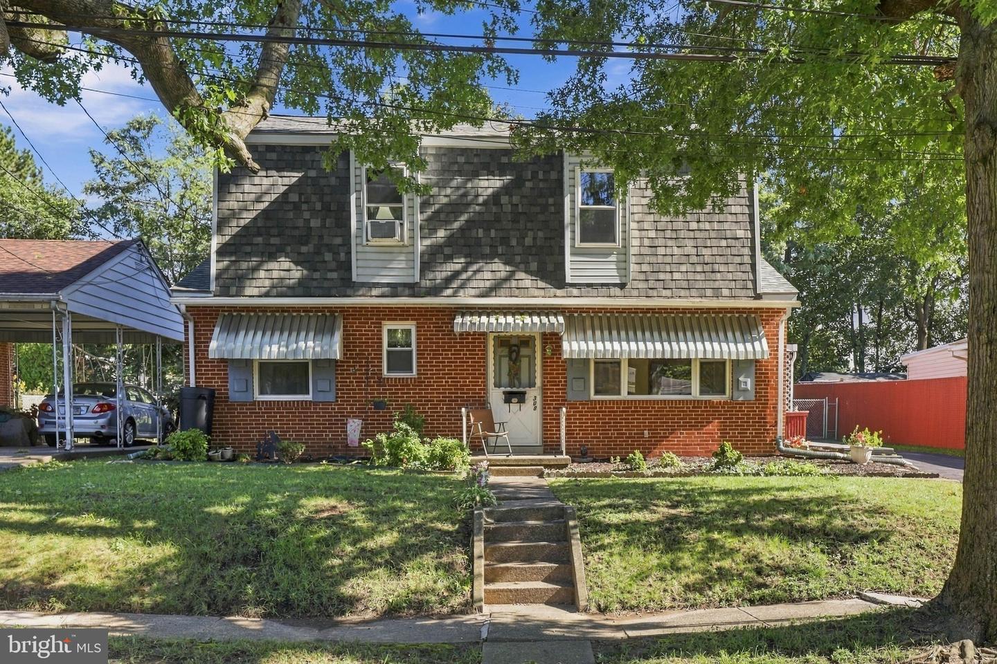 308 ANGLE AVE Property Photo 1
