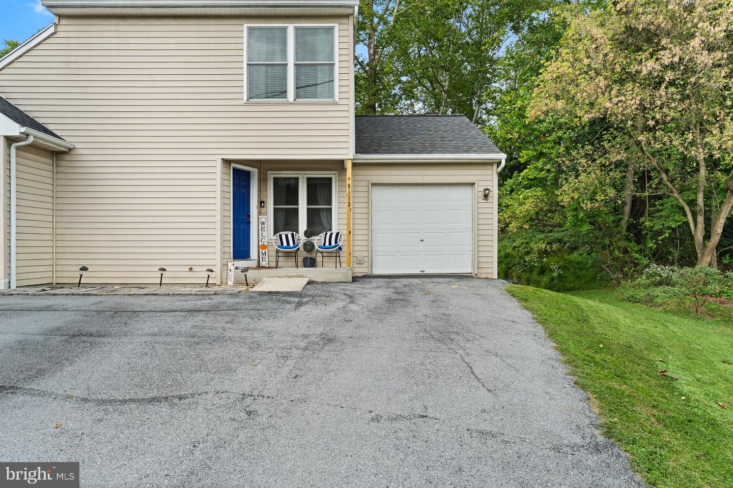 9113 JOYCE LN Property Photo 1