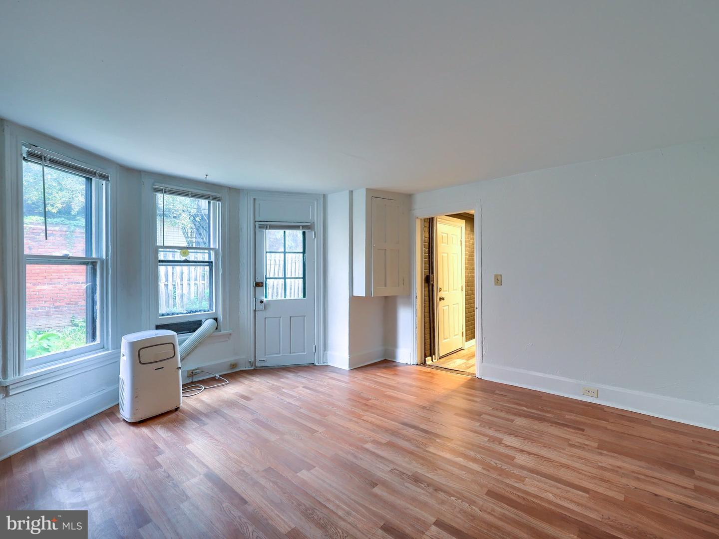 127 Herr St Property Photo 4