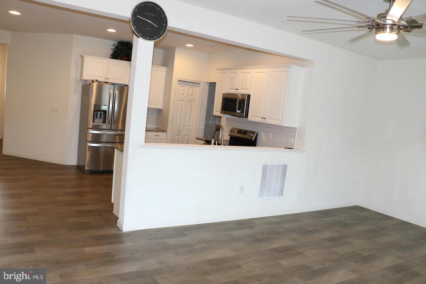PADA2064650 Property Photo 5