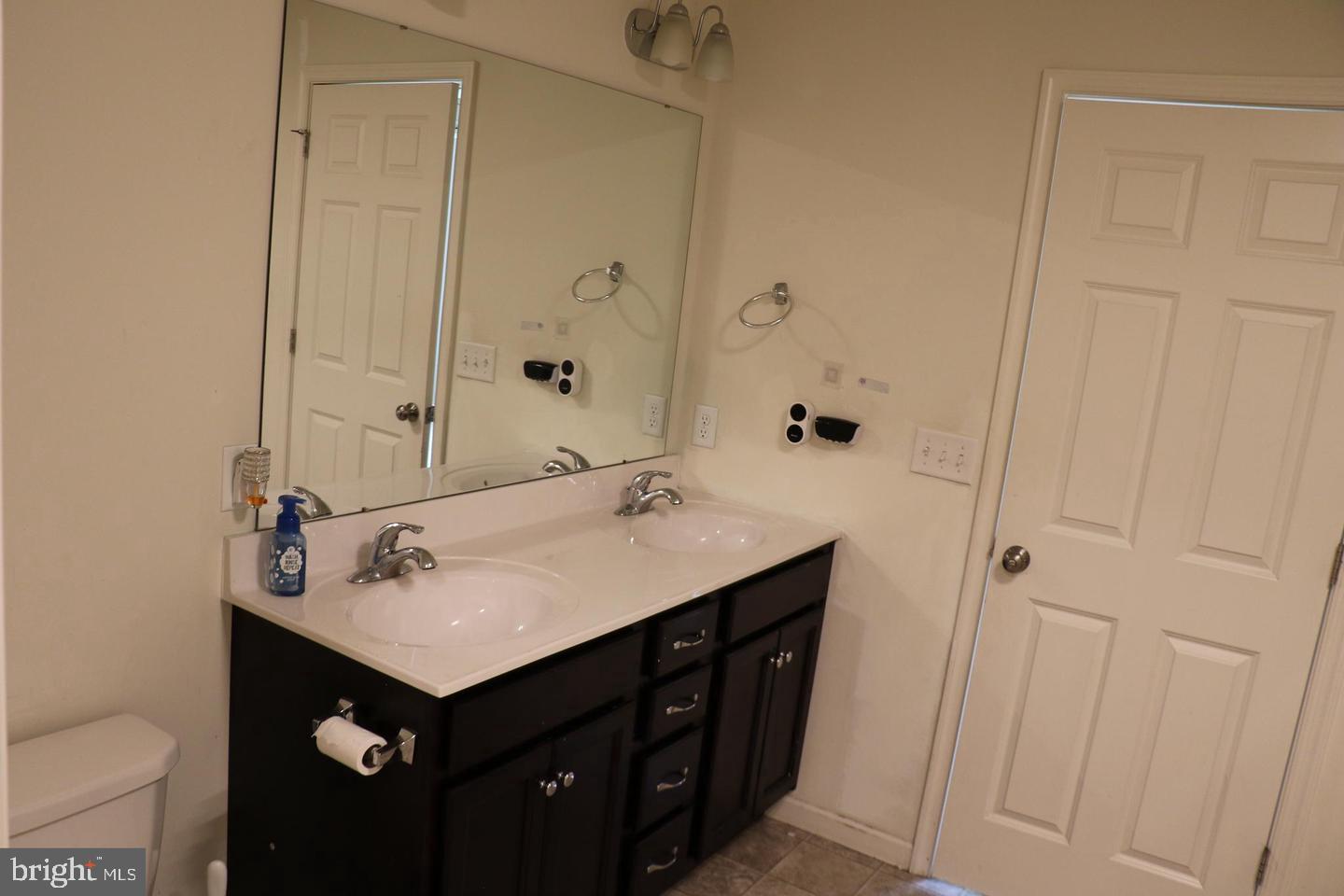 PADA2064650 Property Photo 21