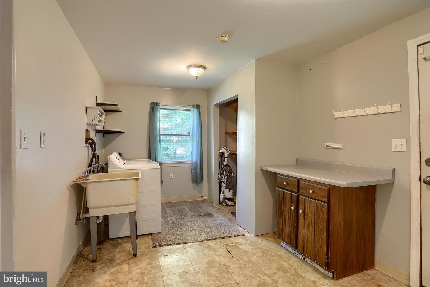 101 S 48th St Property Photo 14