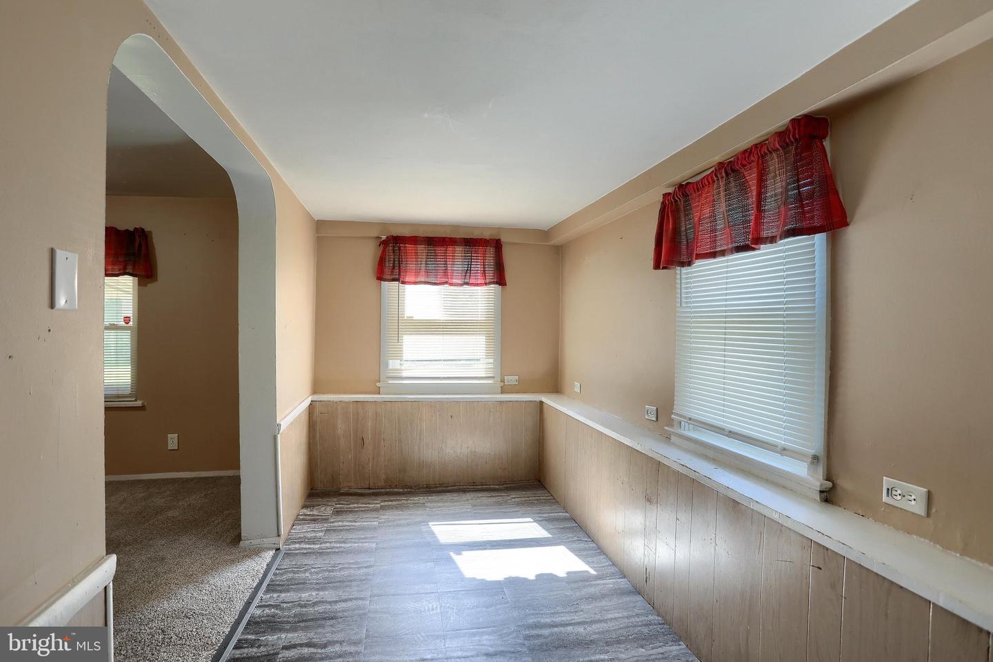 101 S 48th St Property Photo 27