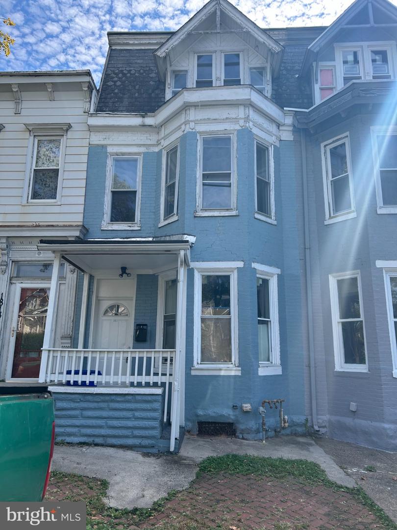 1811 Market St Property Photo 2