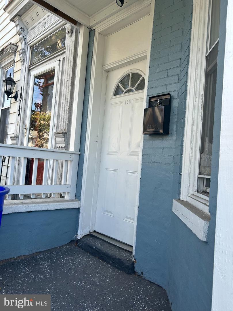 1811 Market St Property Photo 3