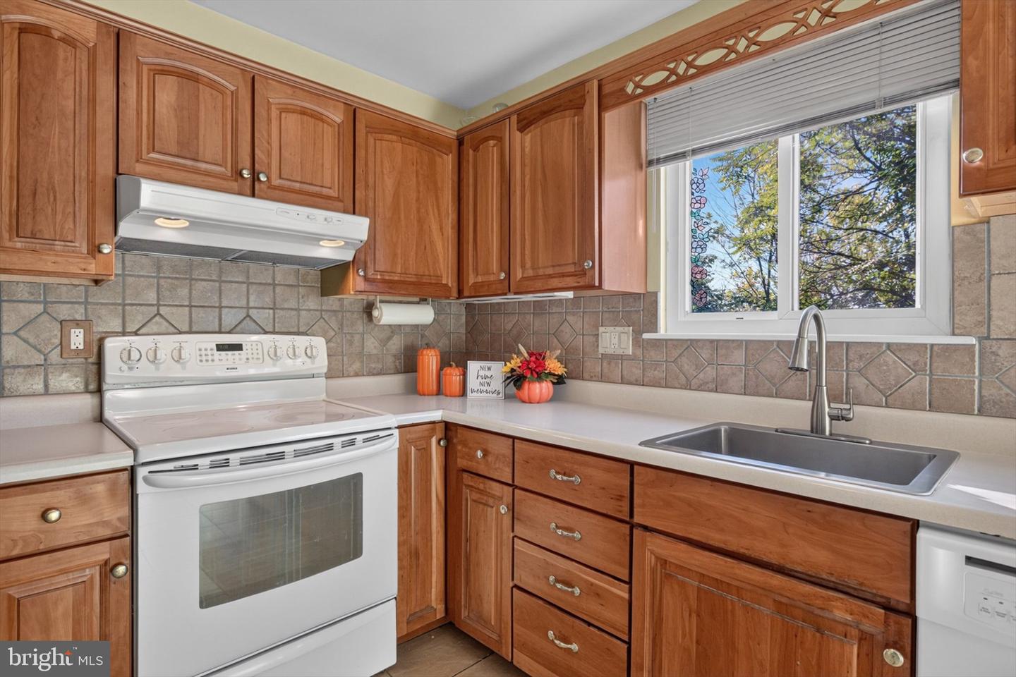 6545 Heatherfield Way Property Photo 11