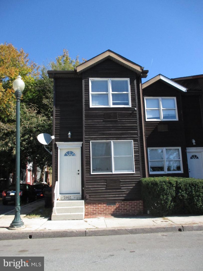 2107 PENN ST Property Photo 1