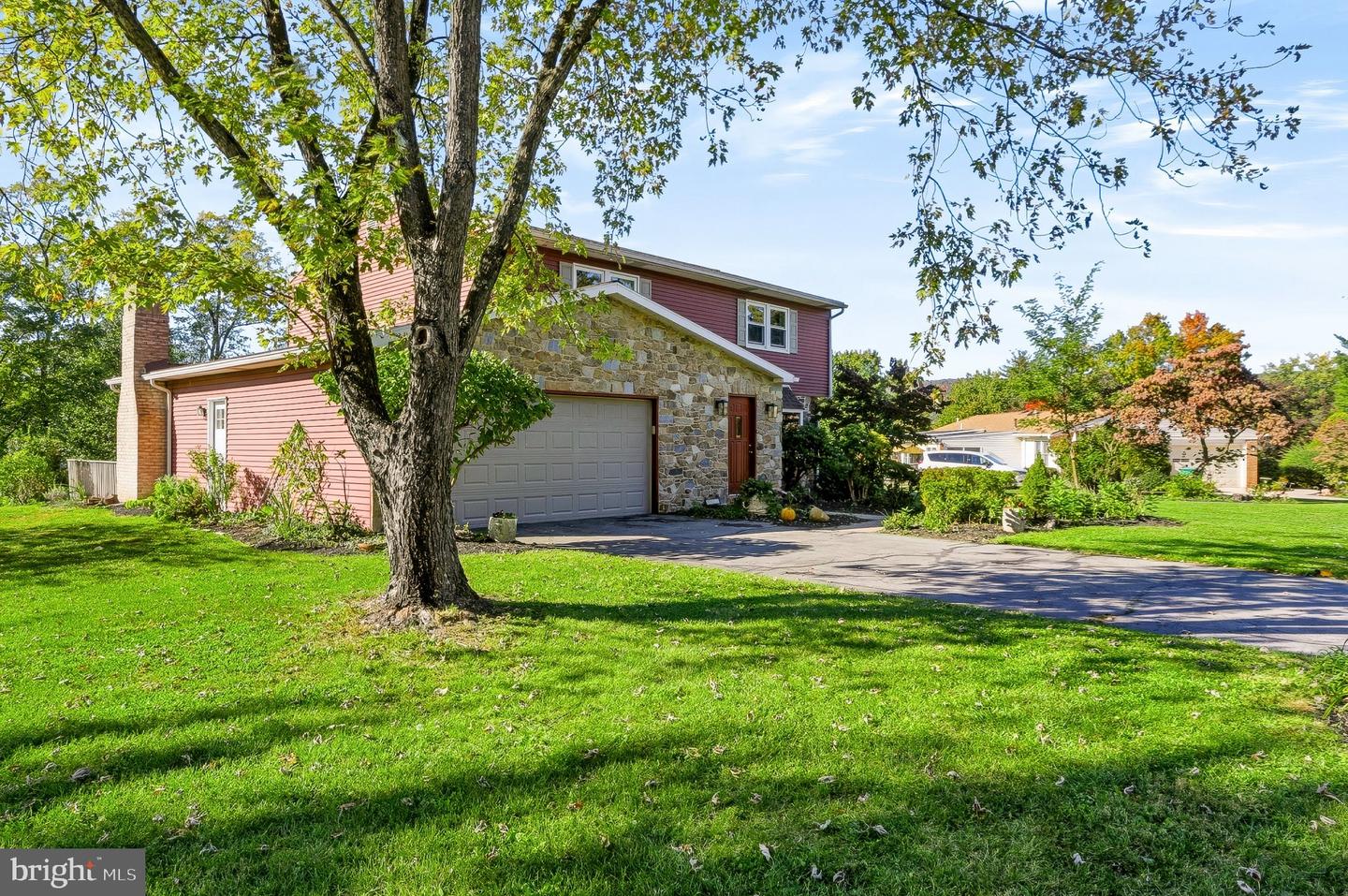 4426 Avon Dr Property Photo 3
