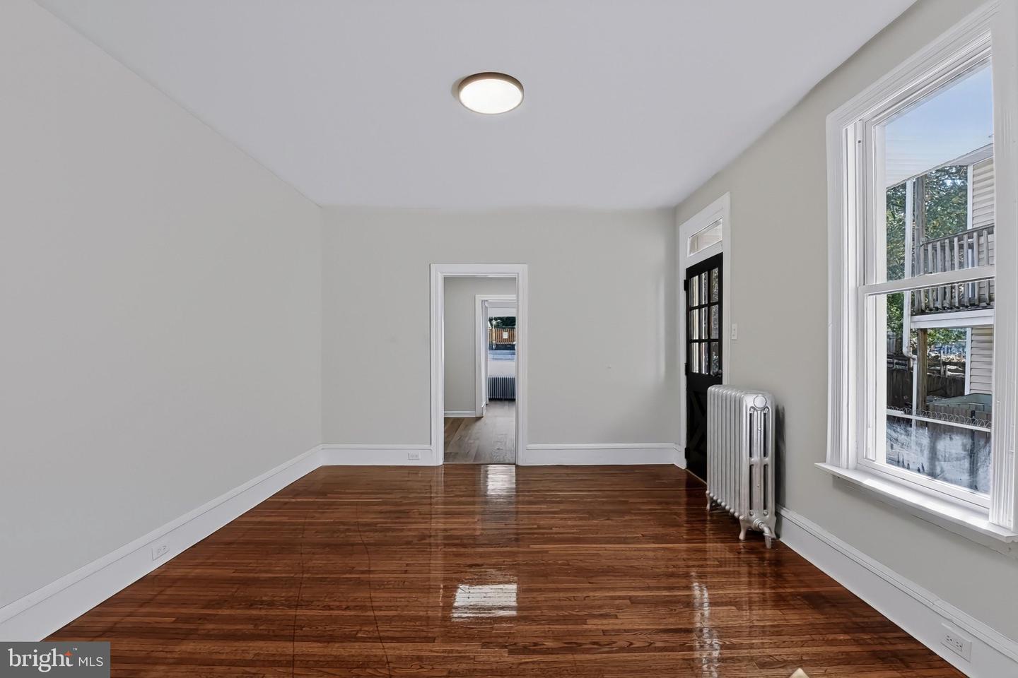 236 Pine St Property Photo 8