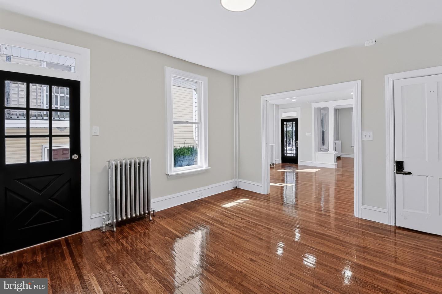 236 Pine St Property Photo 10