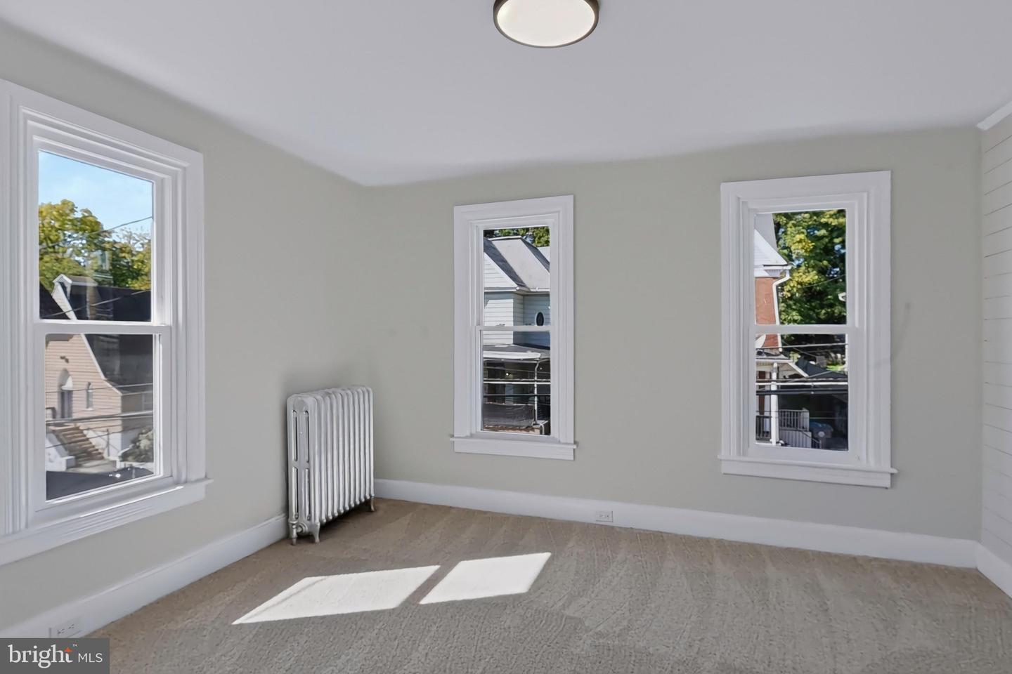 236 Pine St Property Photo 24
