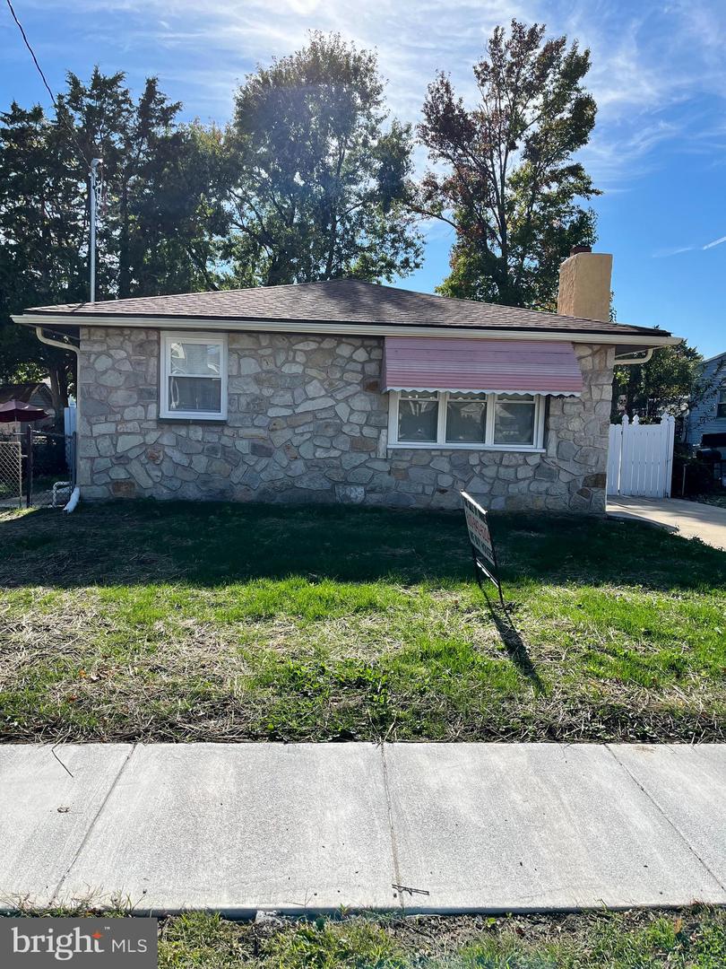 205 Swarthmore Ave Property Photo