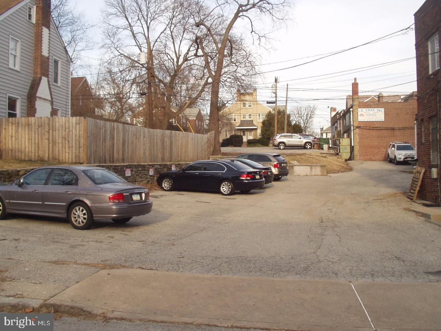 4627-33 State Rd Property Photo 9