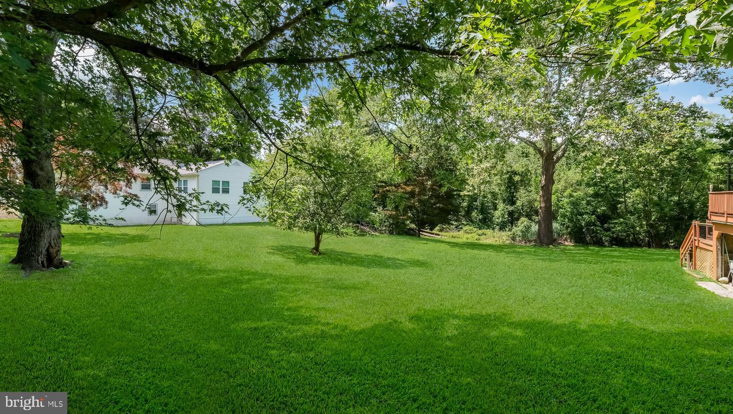 1813 Manor Ave Property Photo 13
