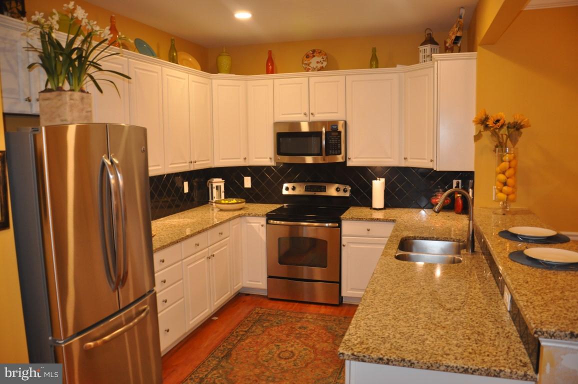 5103 Poplar St Property Photo 9