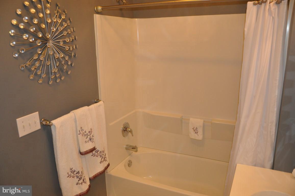 5103 Poplar St Property Photo 11