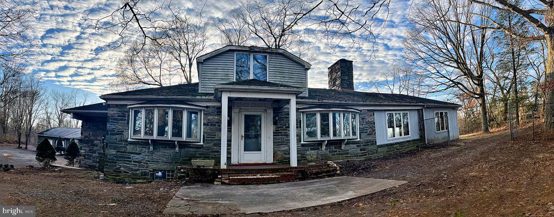 1000 Valleybrook Property Photo 1