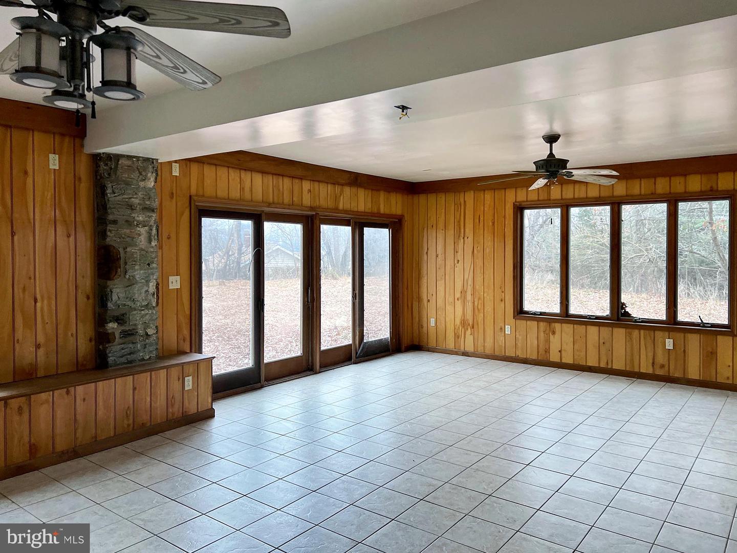 1000 Valleybrook Property Photo 9