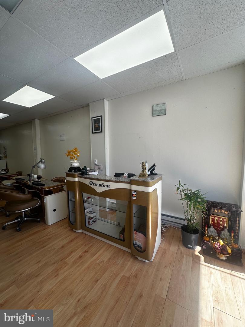 531 Chester Pike Property Photo 3