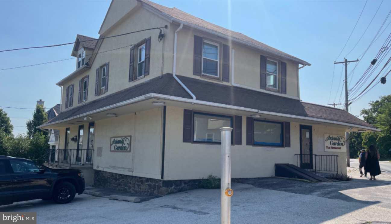 230-232 W WAYNE AVE