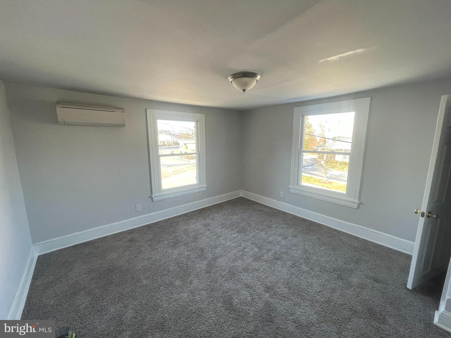 230-232 W Wayne Ave Property Photo 2