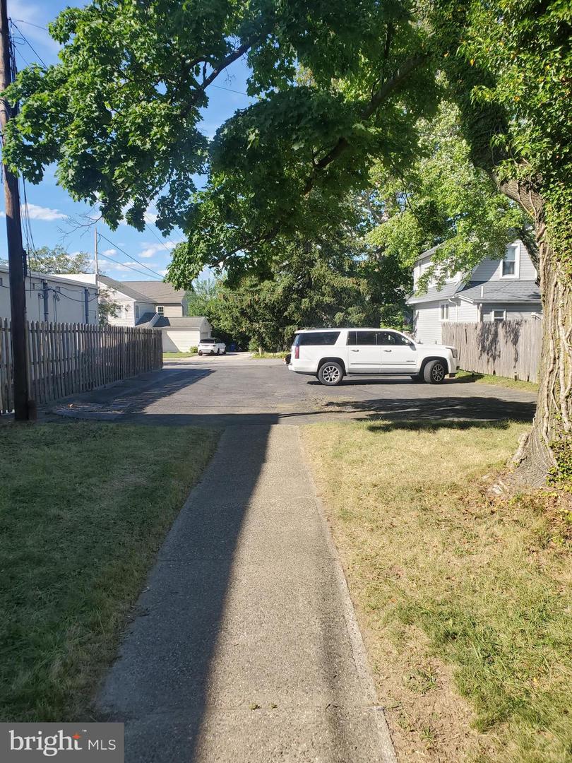 4115 Edgmont Ave Property Photo 4