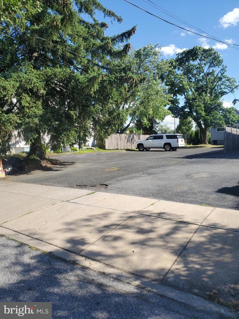 4115 Edgmont Ave Property Photo 6