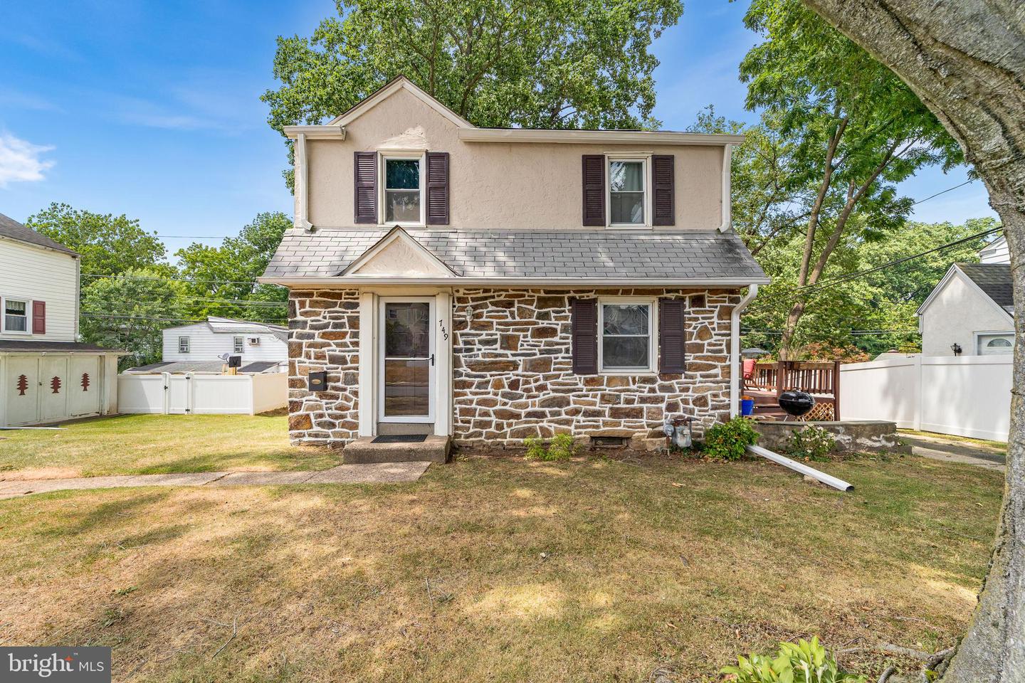 749 Thorndale Rd Property Photo