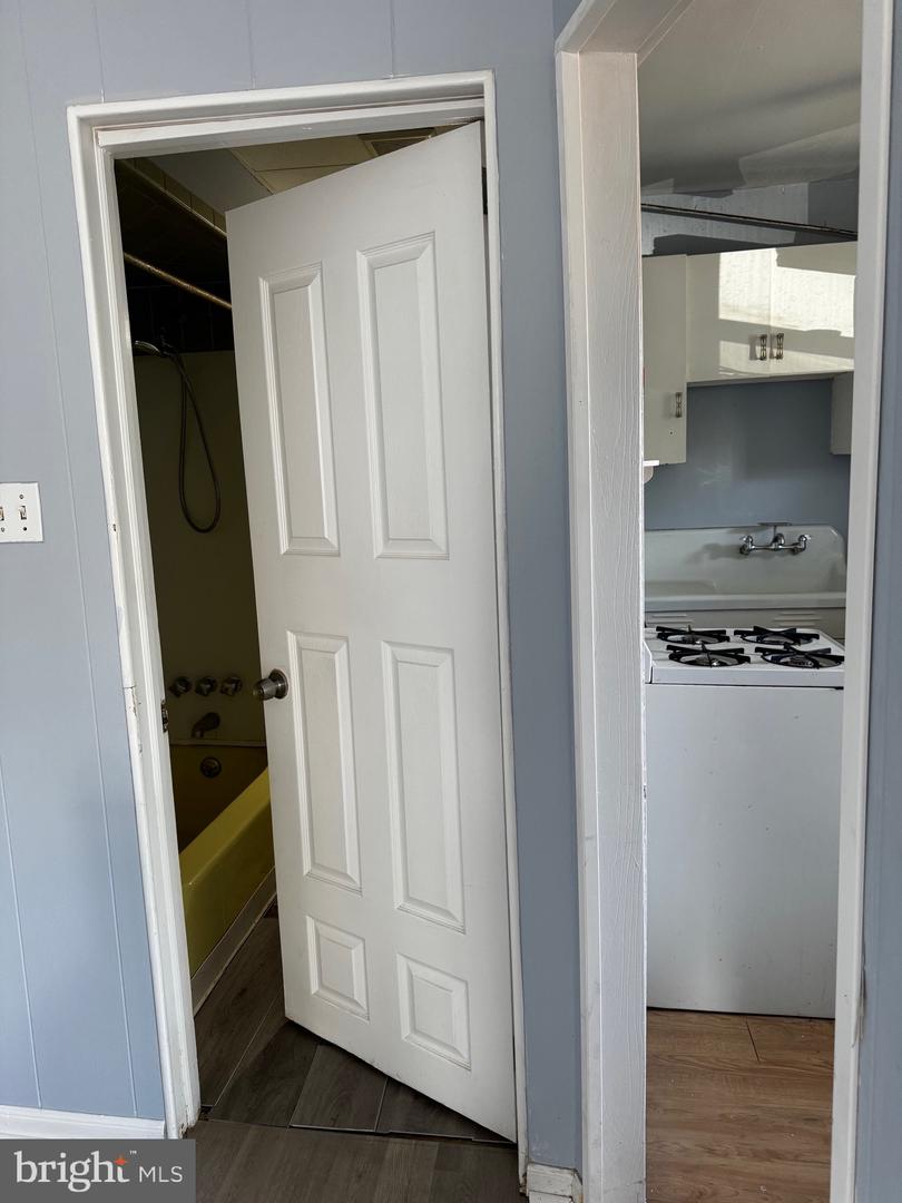 247 Melrose Ave #b Property Photo 5