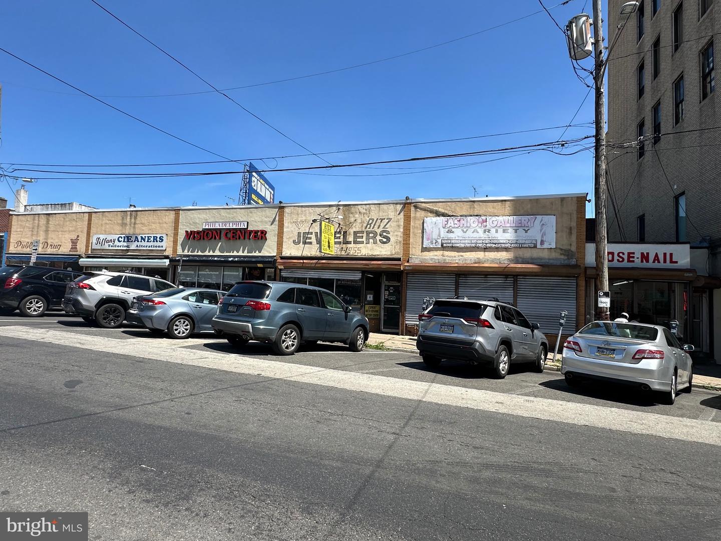 6915-6925 Ludlow St Property Photo 2